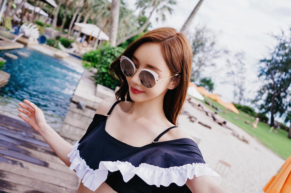 Son Yoon Joo picture