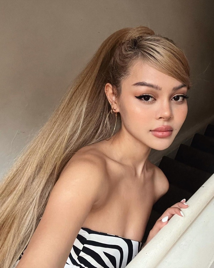 Picture Of Lily Maymac 3406