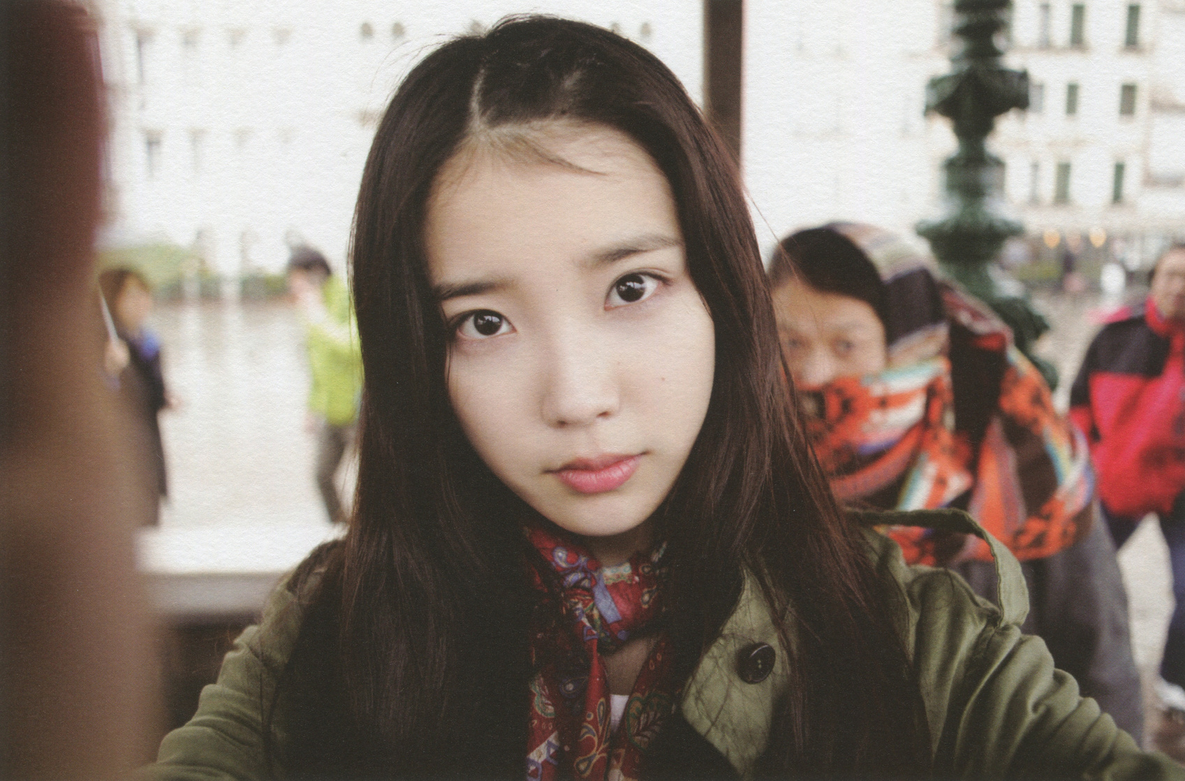 IU