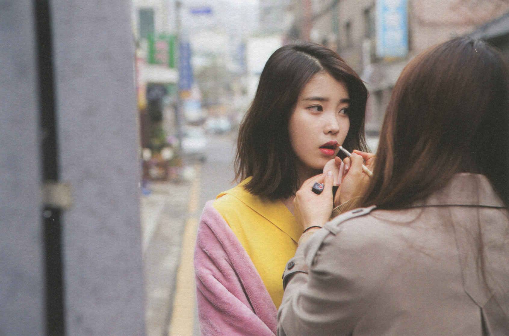 IU