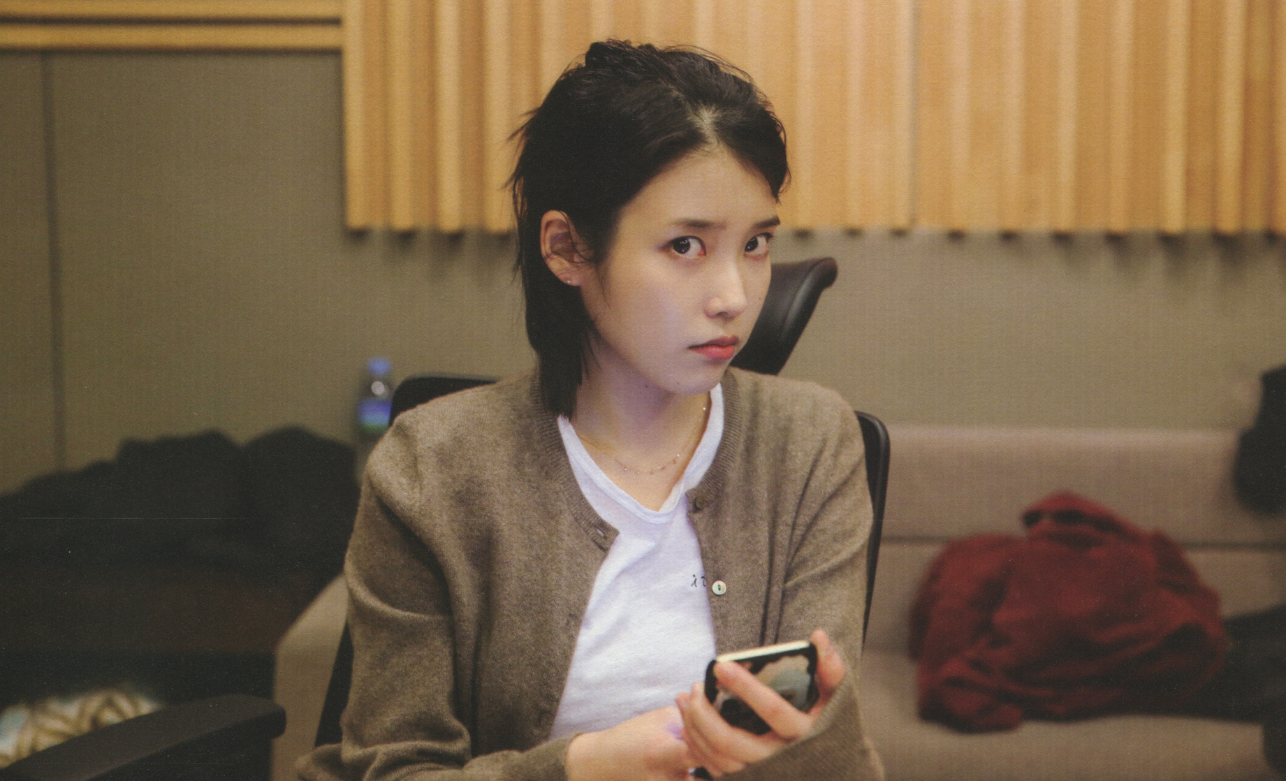 IU