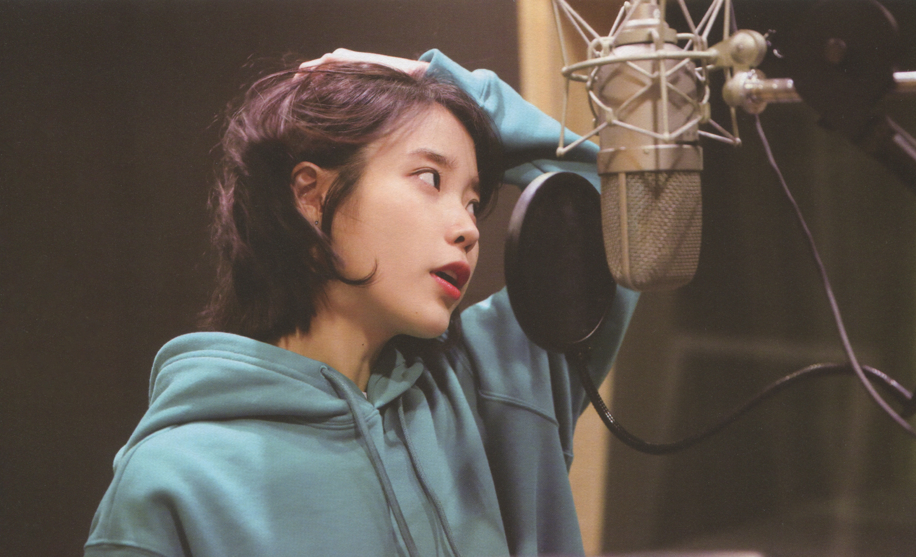 IU