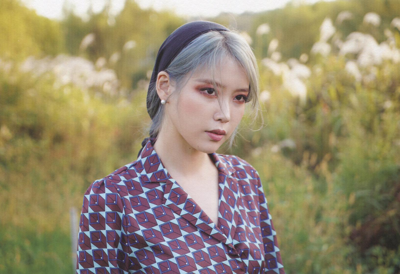 IU