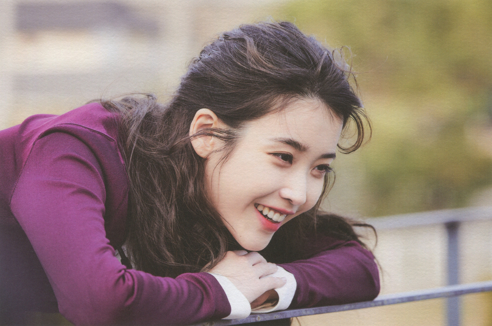 IU