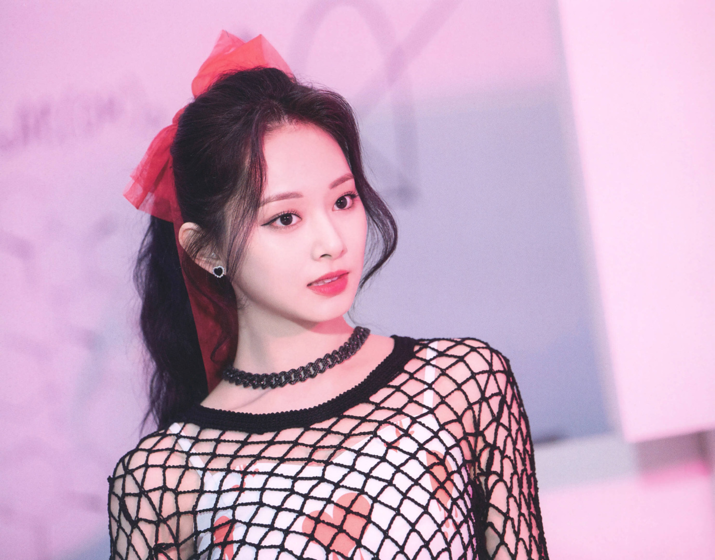 Chou Tzu-yu (Tzuyu) Chou Tzu-yu (Tzuyu)