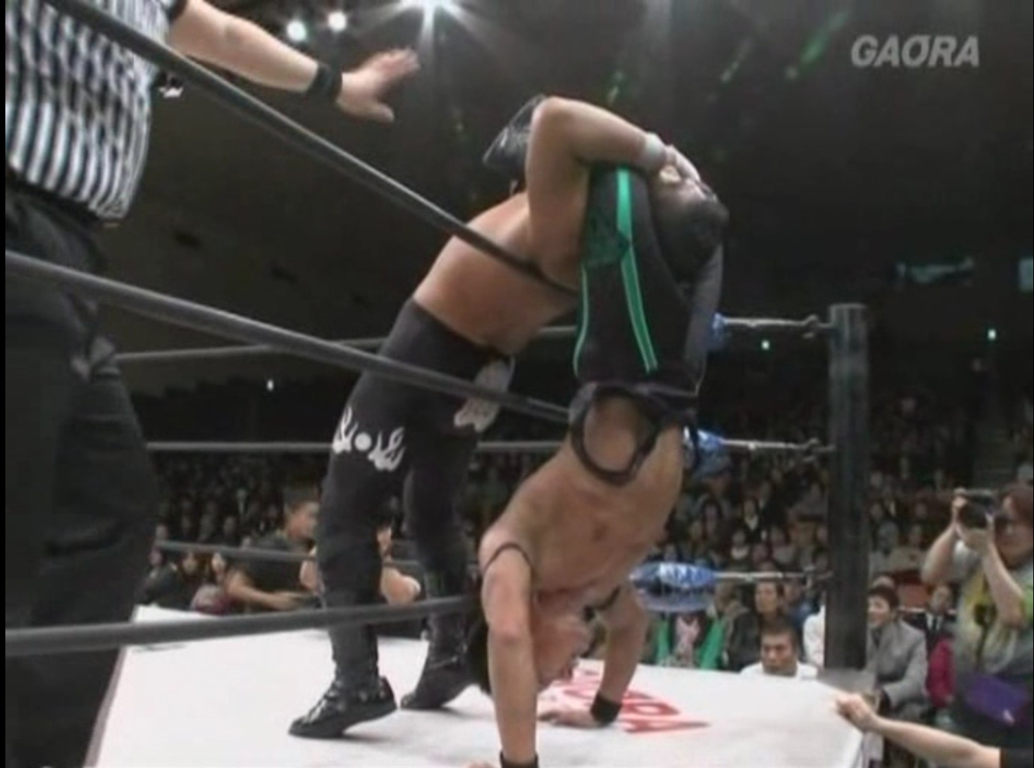 Don Fuji vs. Masato Yoshino (2011/01/18)