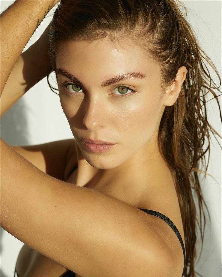 Picture of Carmella Rose