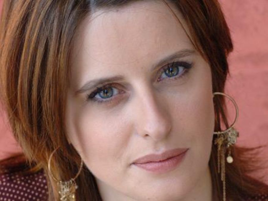 Anne Decis