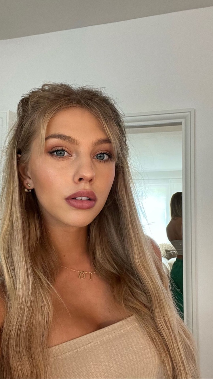 Picture of Alexa Breit