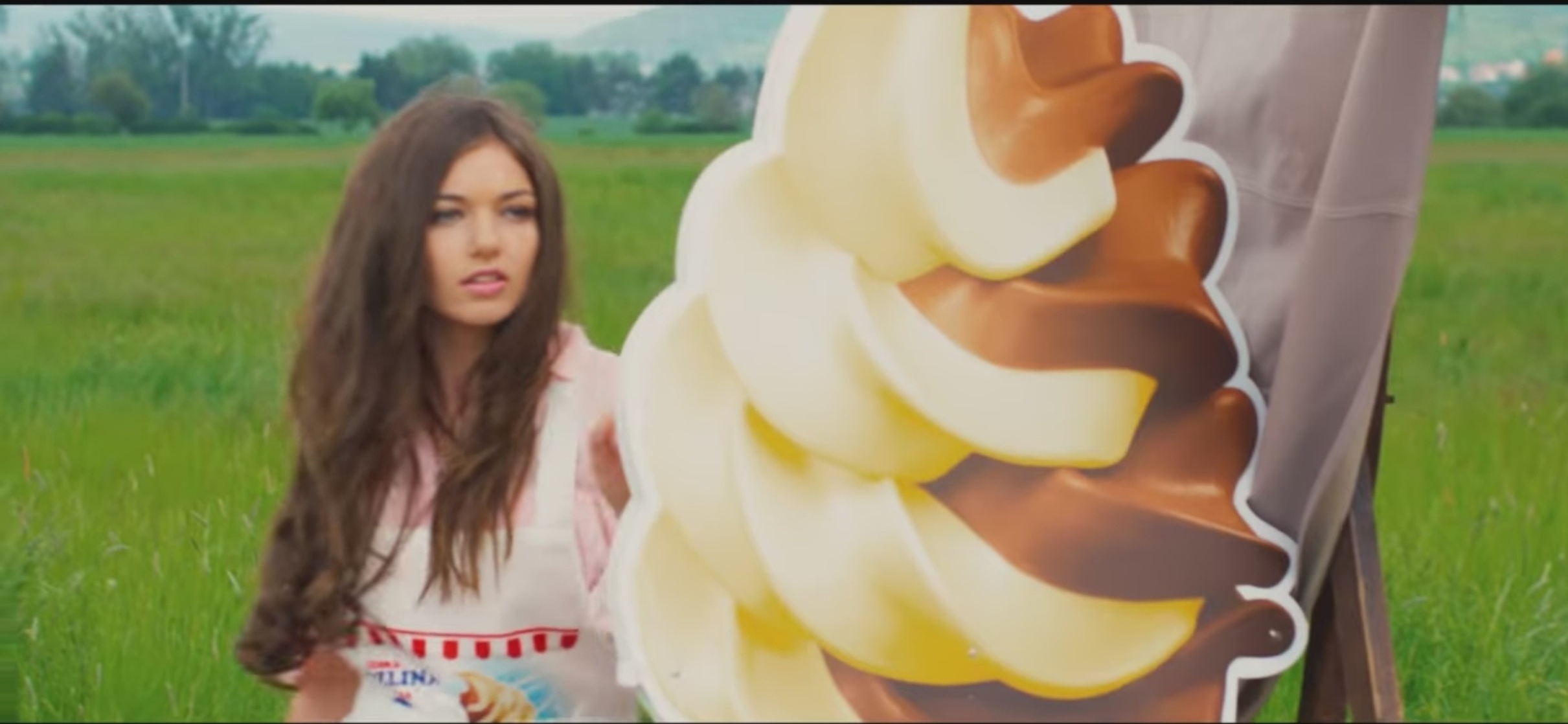 Nelly Rehorová: Zít jen svou láskou Nelly Rehorová: Zít jen svou láskou