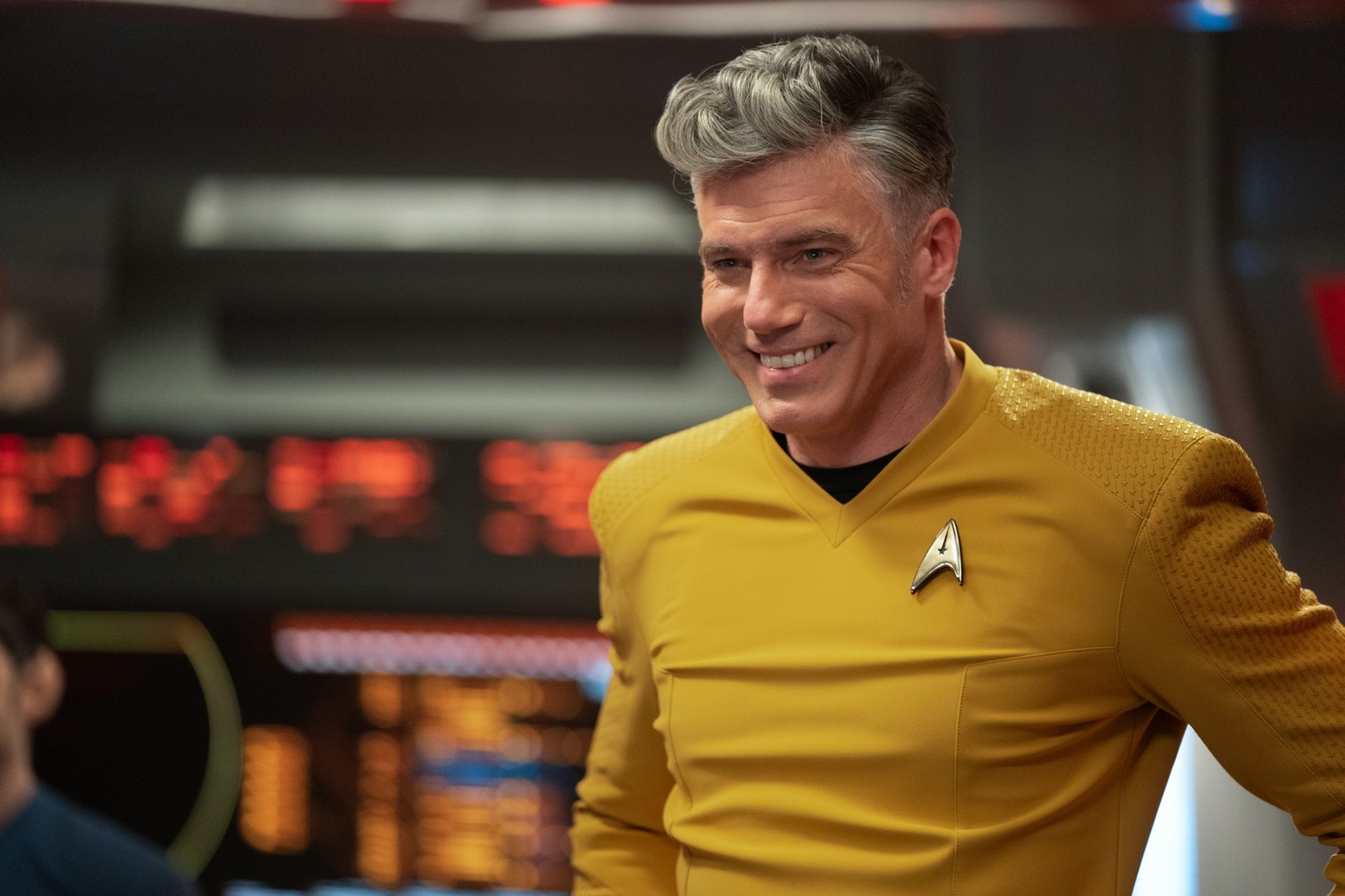 Christopher Pike (Anson Mount)