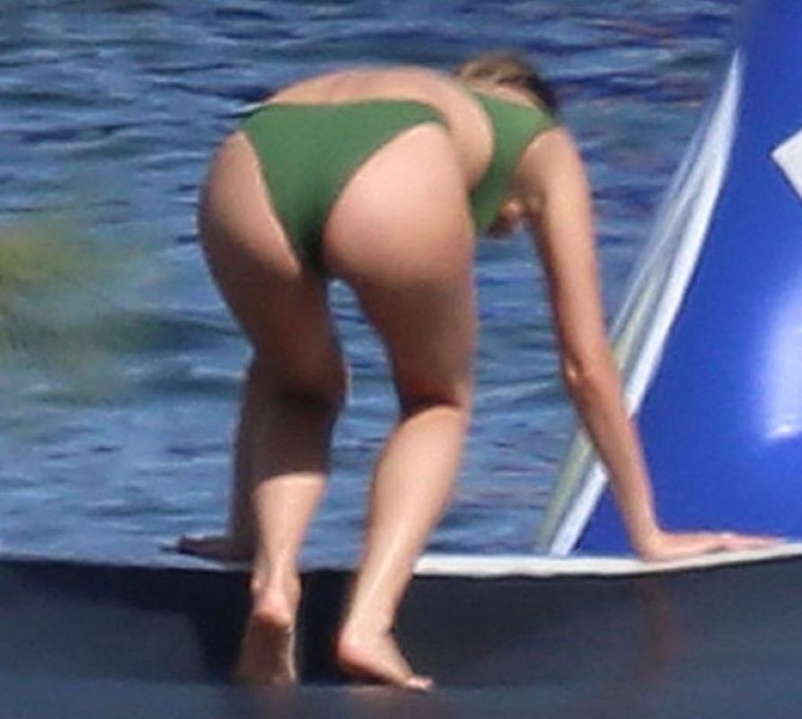 Hailey Baldwin Hailey Baldwin