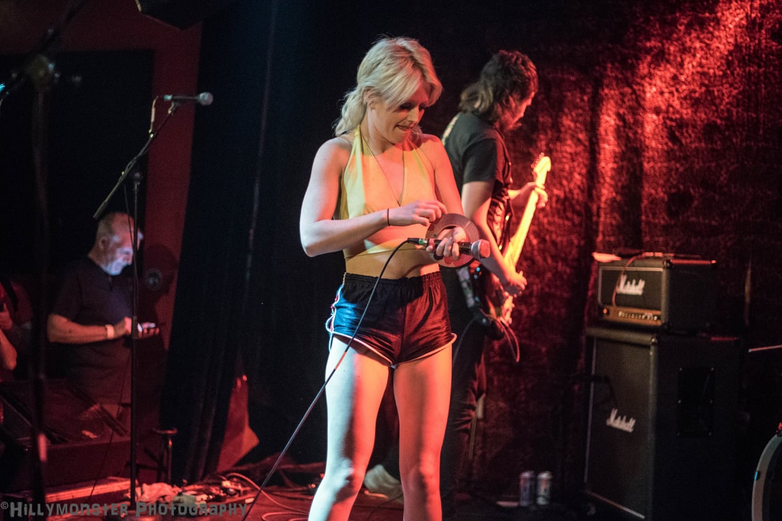 Amyl and the Sniffers