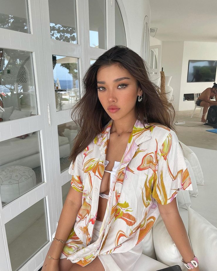 Cameron Valentina image