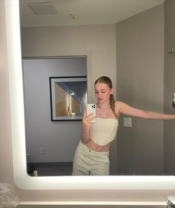 Picture of Sarah Abbott