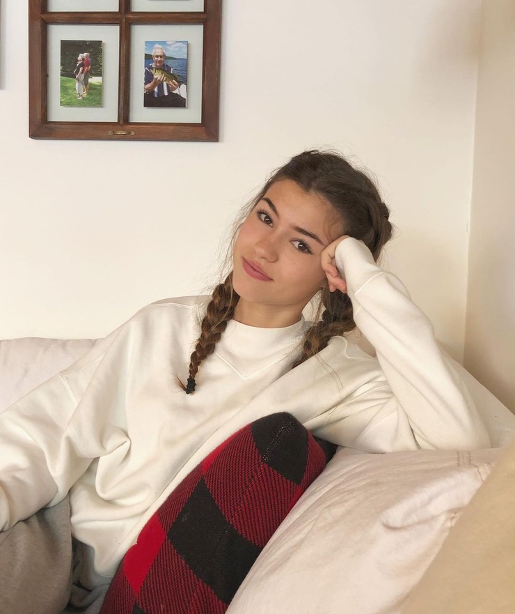 Picture of Ava Rose Beaune