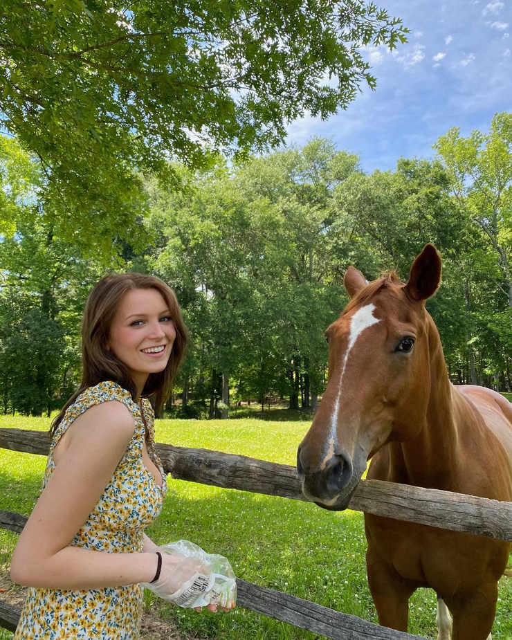 Picture of Madison Thompson