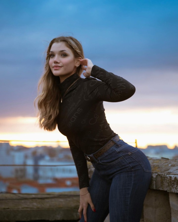 Picture of Anya Tikhomirova