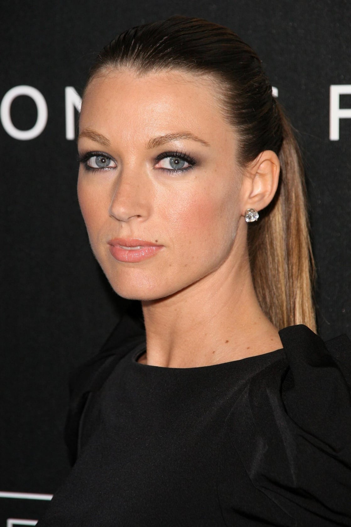 Next photo of Natalie Zea