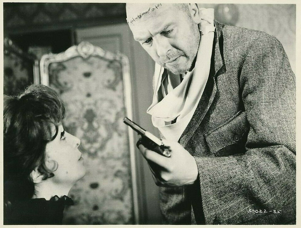 Freddie Jones