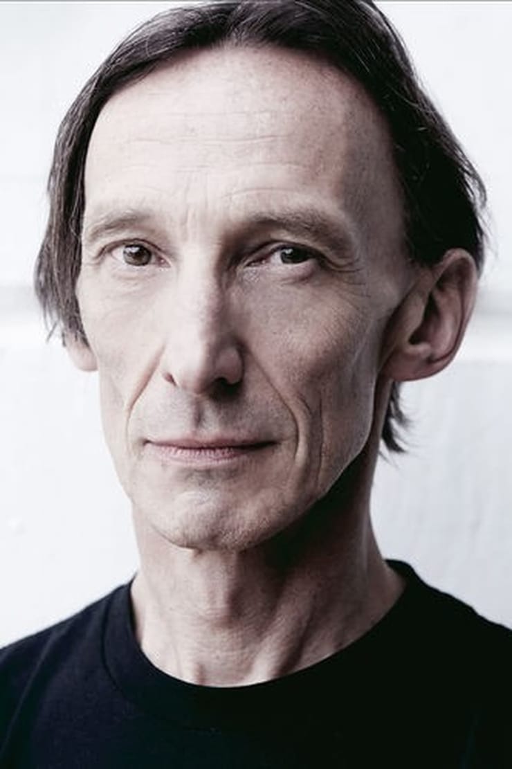 Julian Richings image