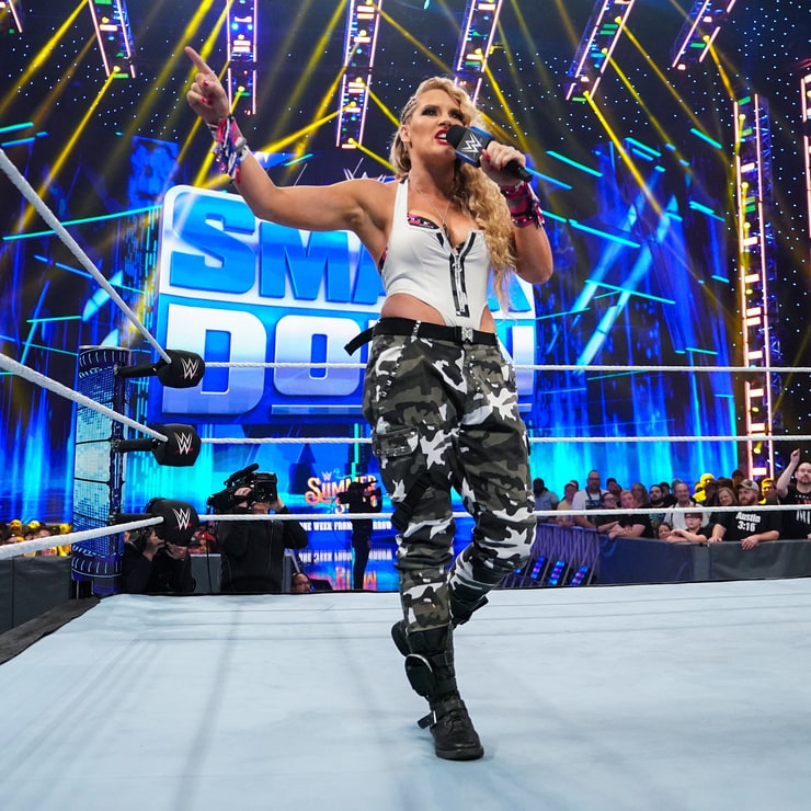 Picture of Lacey Evans