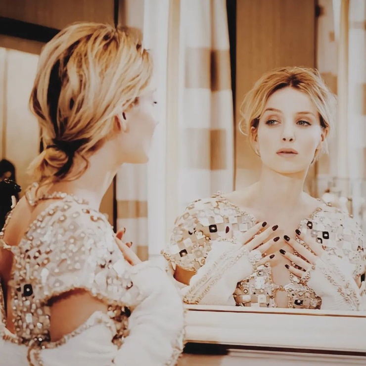 Annabelle Wallis image