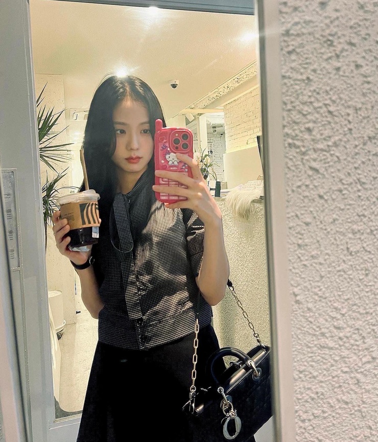 Image of Kim Jisoo