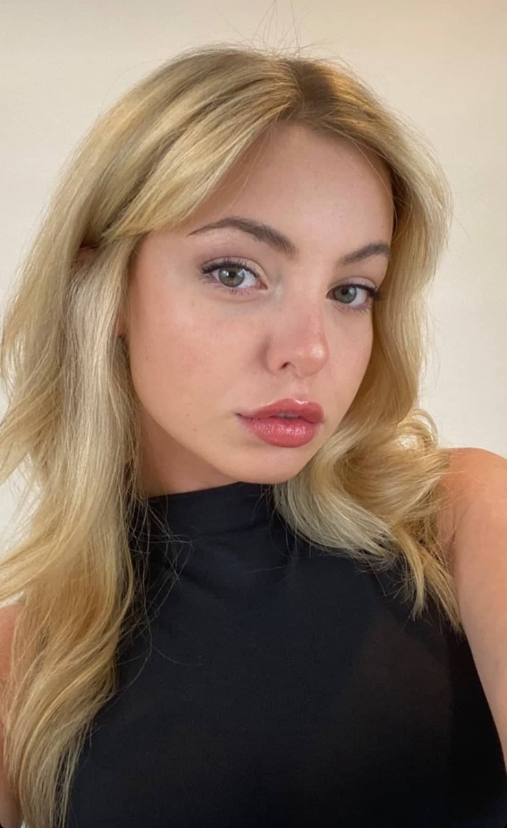 Picture of Emma Kotos