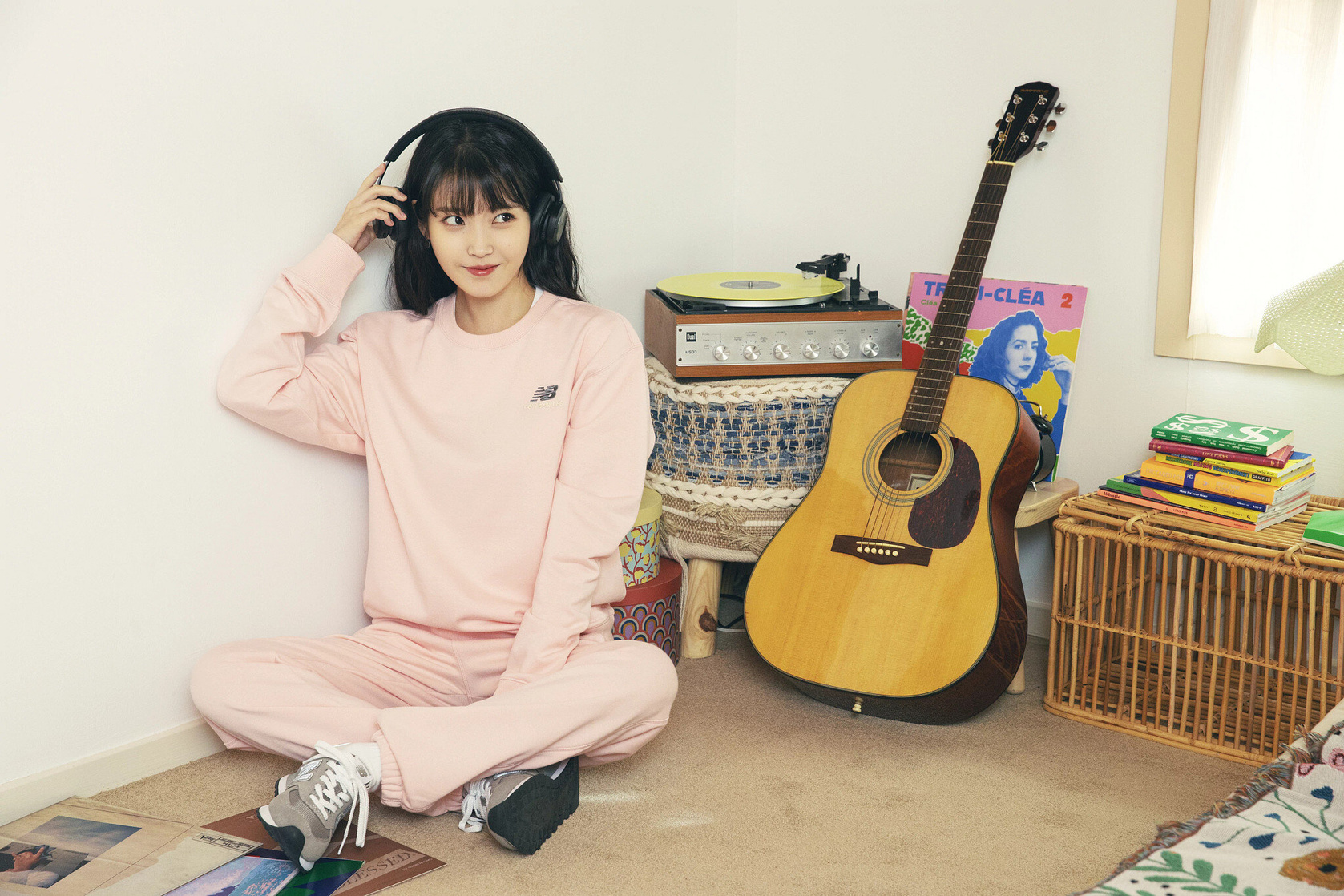 IU