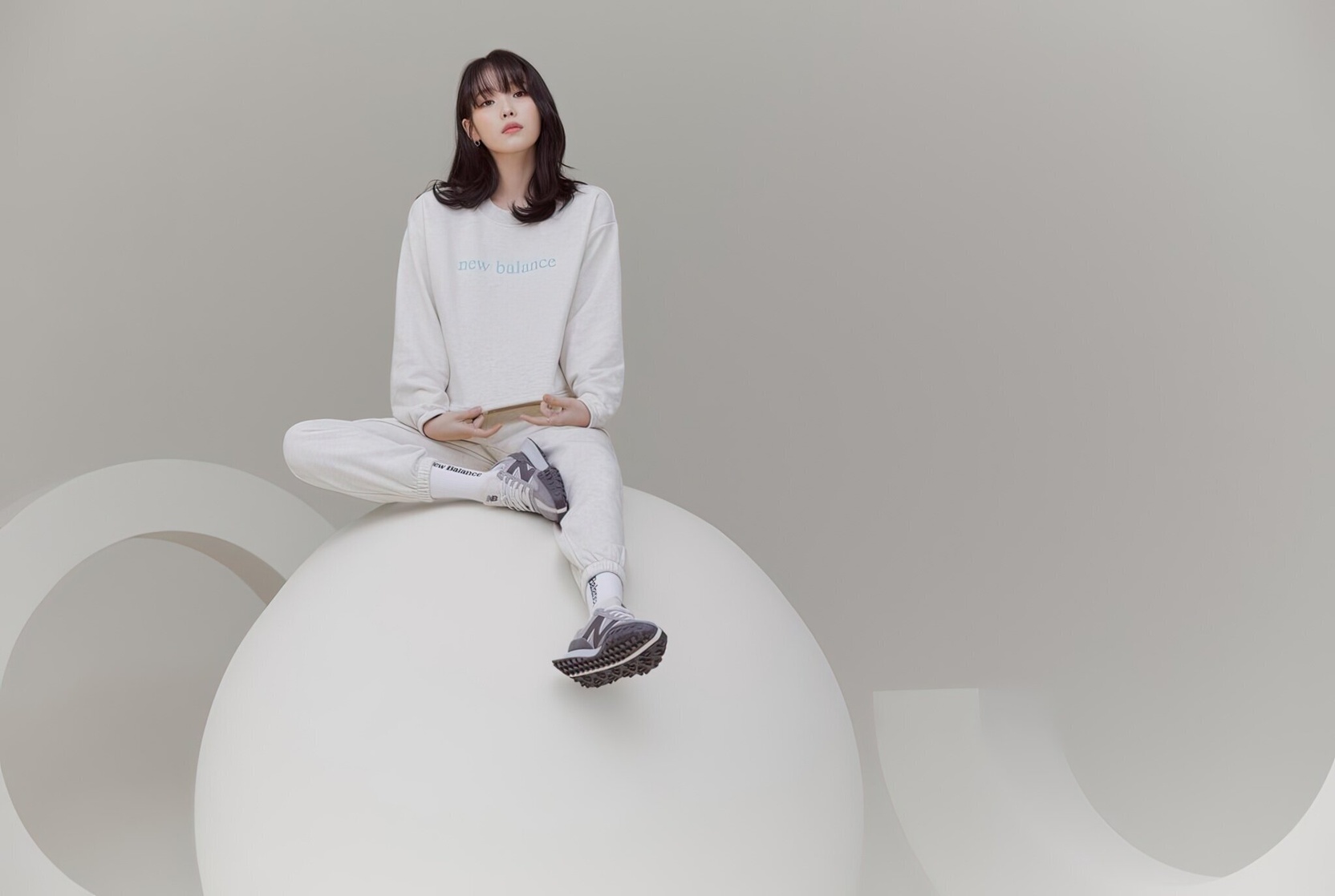 IU