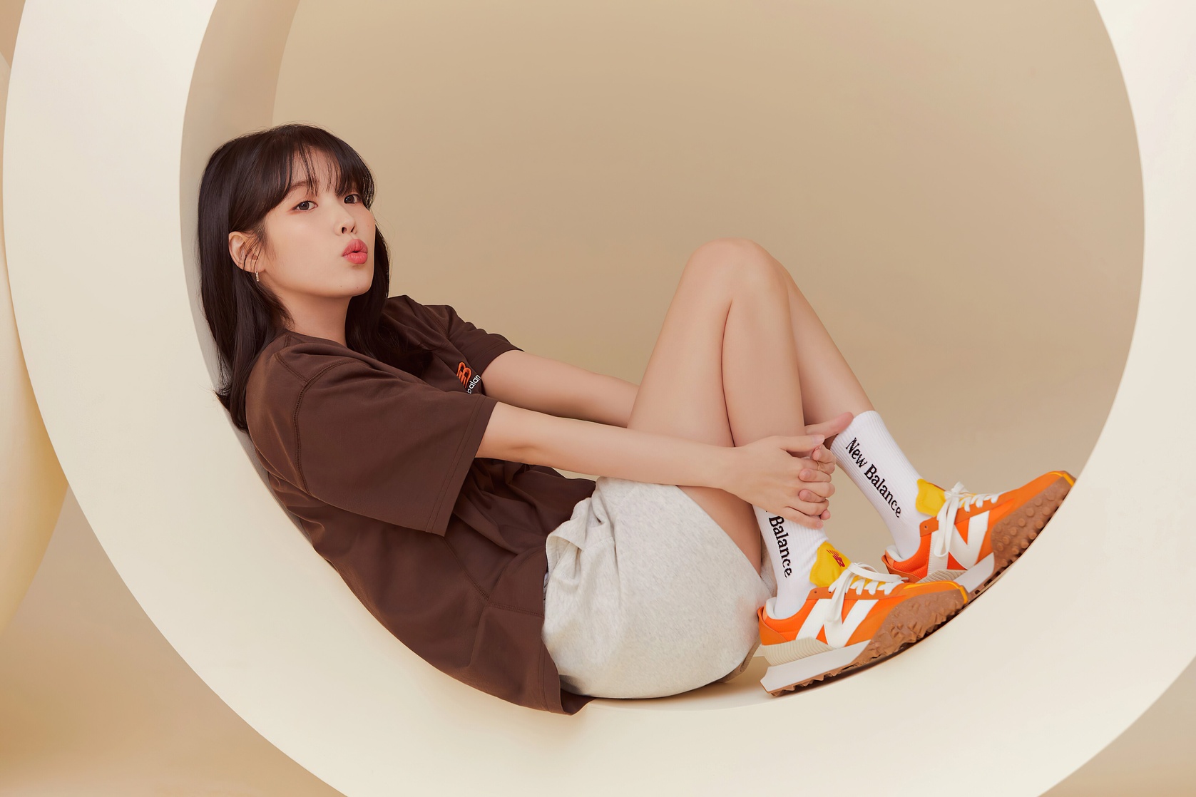 IU