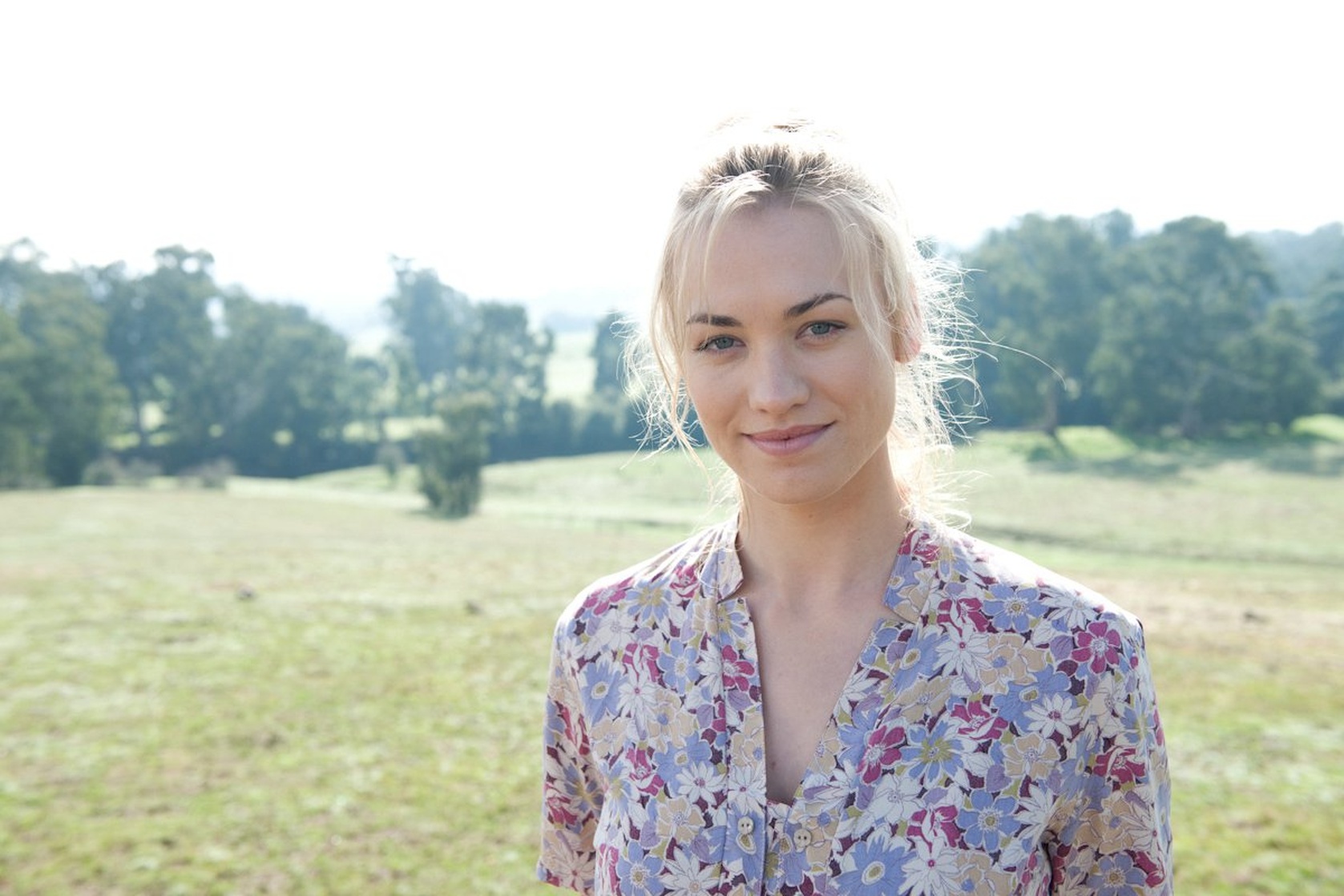 Yvonne Strahovski Yvonne Strahovski