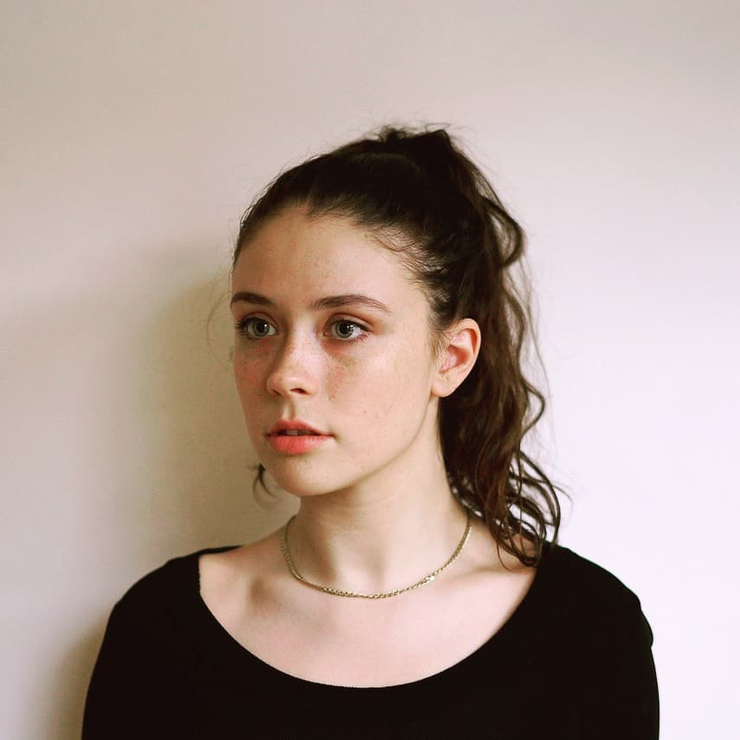 Picture of Mia Tomlinson