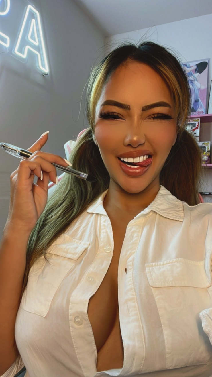 Picture of Ashley Vee