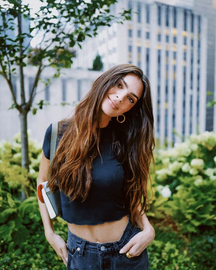 Picture of Emily Ratajkowski
