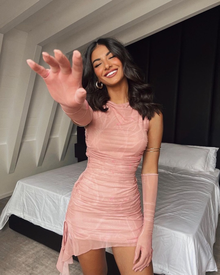 picture-of-elisa-maino