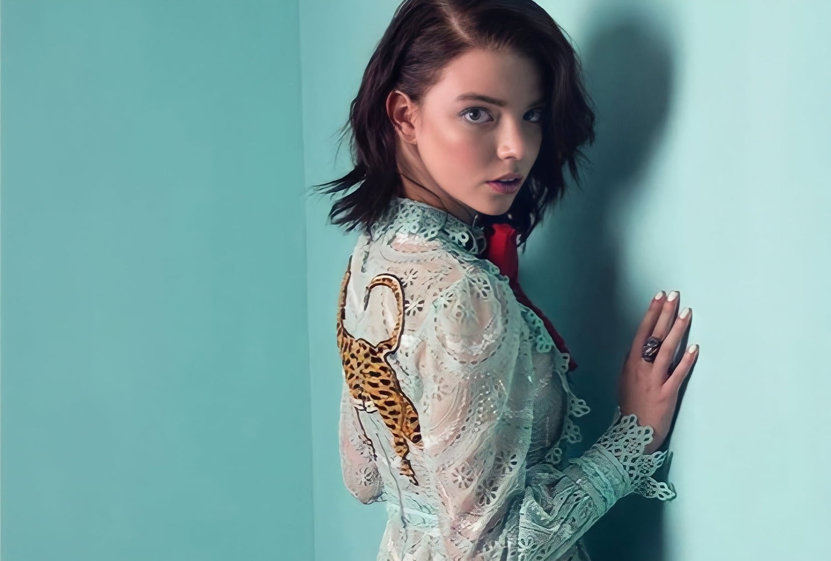 Anya taylor-joy brown hair