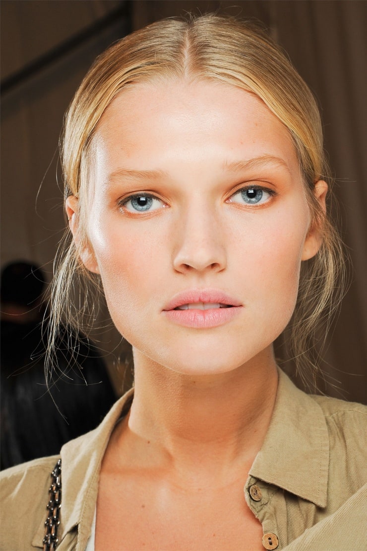 Picture of Toni Garrn