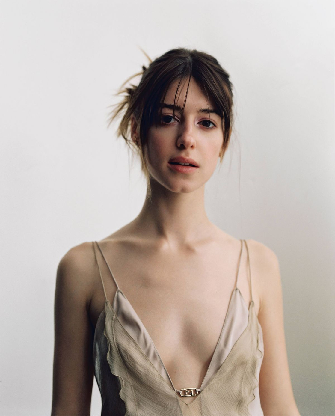 picture-of-daisy-edgar-jones