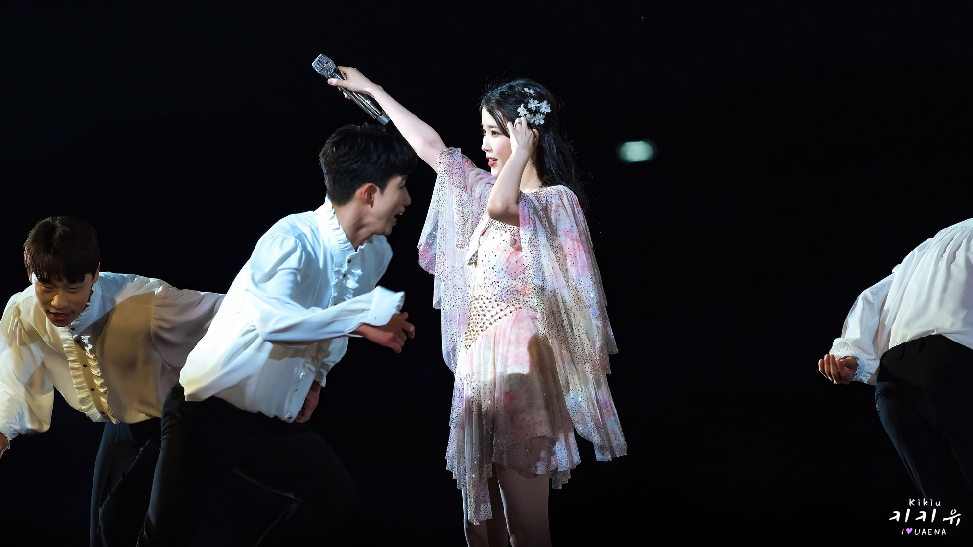 IU