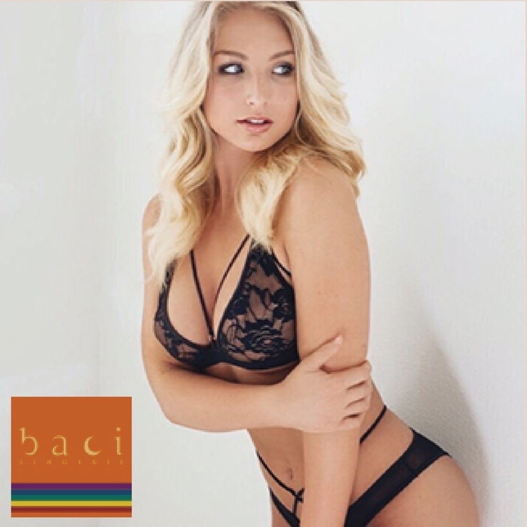 Shayna Holt II image