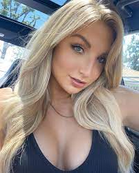 Shayna Holt II image