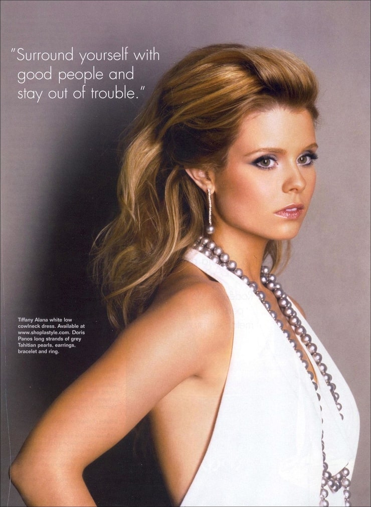 Next photo of JoAnna Garcia Swisher