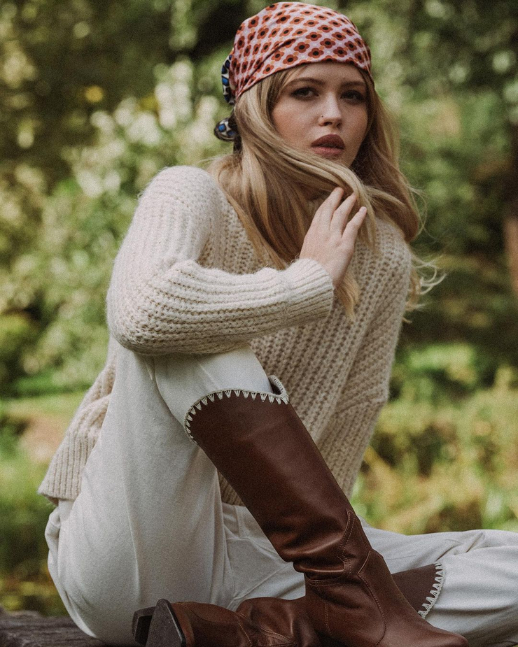 Picture of Luna (model)