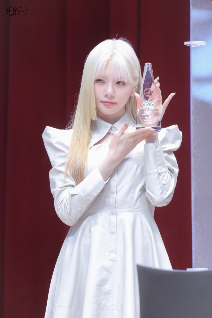 Ji-U image