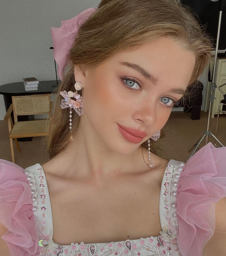 Picture of Anastasia Rozhkova