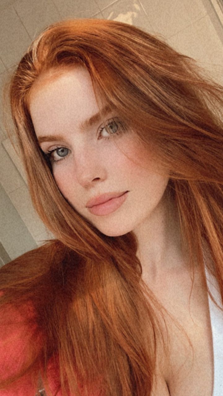 Emily Deyt Aysage picture