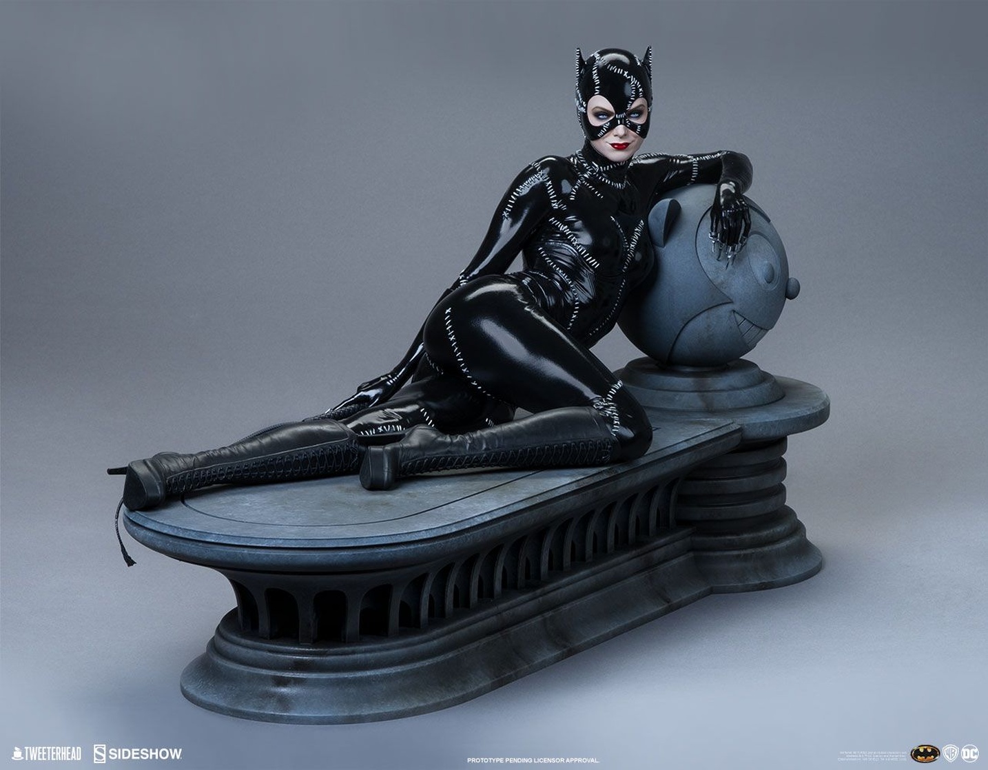 Batman Returns Catwoman Maquette by Tweeterhead Batman Returns Catwoman Maquette by Tweeterhead