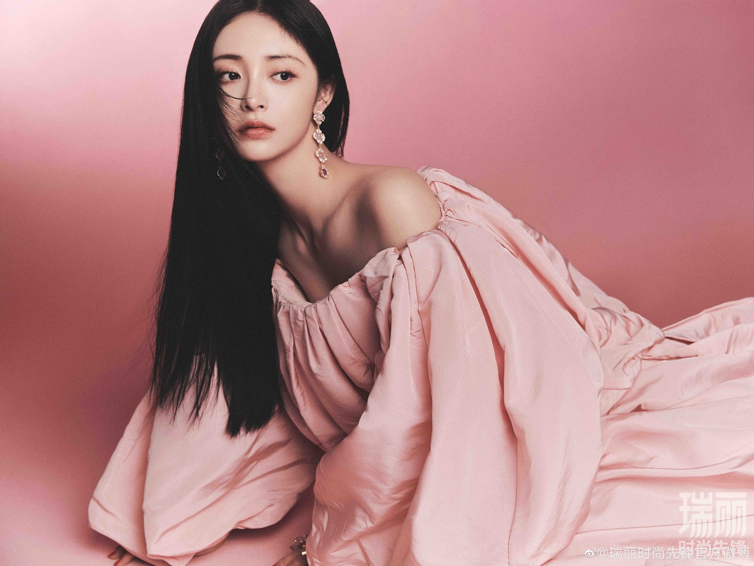 Zhou Jieqiong Zhou Jieqiong